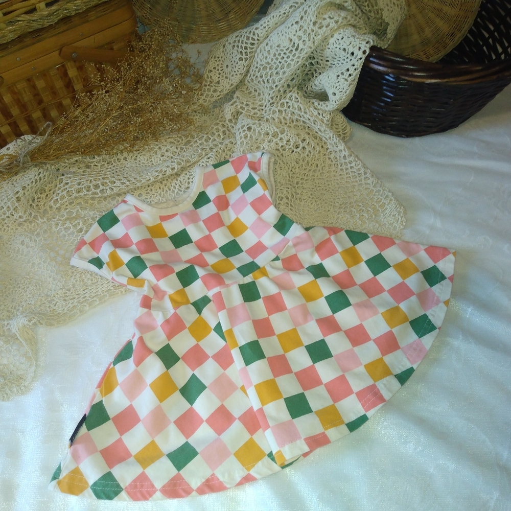 Pink and Green Casual Dress with Retro Diamond Pattern